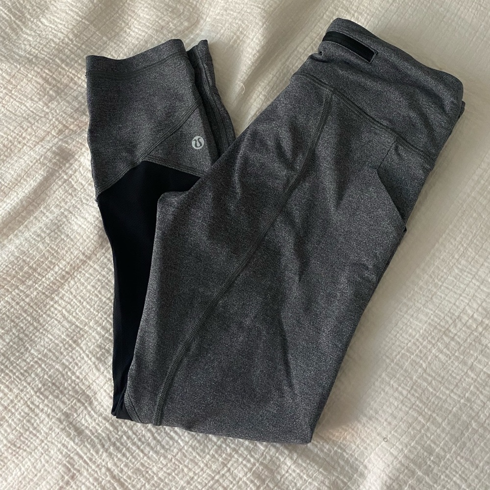 Lululemon Grey and Black Capri Leggings | SZ 4